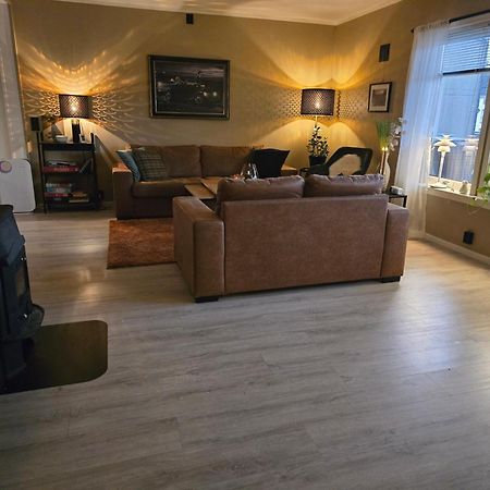 Koselig Og Moderne Leilighet, Meget Sentralt I Narvik Med Gratis Parkering! 외부 사진