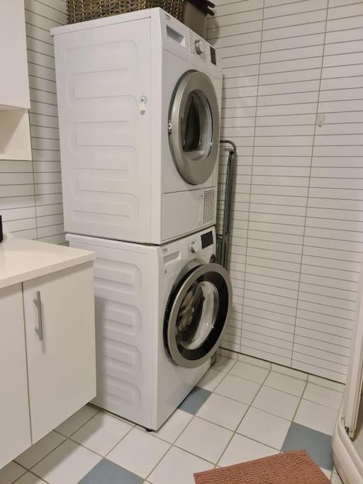 Koselig Og Moderne Leilighet, Meget Sentralt I Narvik Med Gratis Parkering! 외부 사진