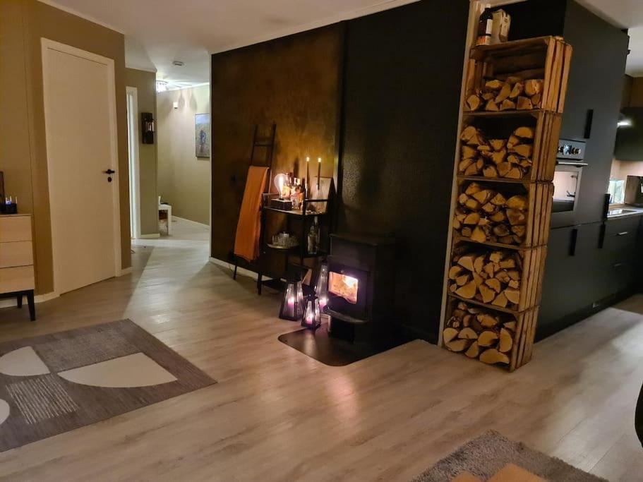 Koselig Og Moderne Leilighet, Meget Sentralt I Narvik Med Gratis Parkering! 외부 사진