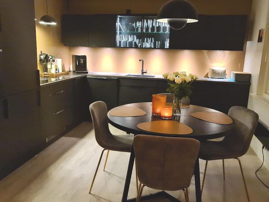 Koselig Og Moderne Leilighet, Meget Sentralt I Narvik Med Gratis Parkering! 외부 사진