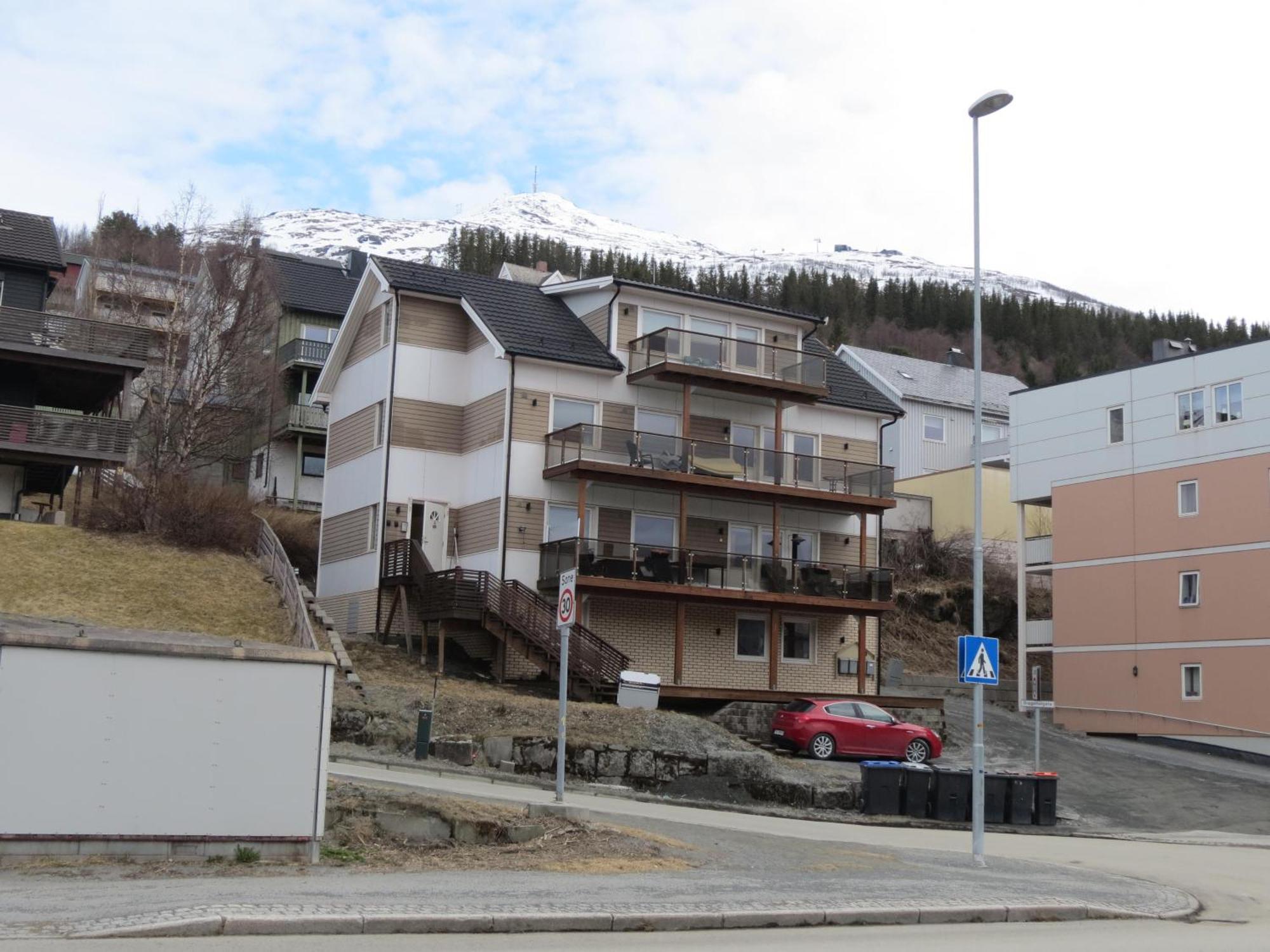 Koselig Og Moderne Leilighet, Meget Sentralt I Narvik Med Gratis Parkering! 외부 사진