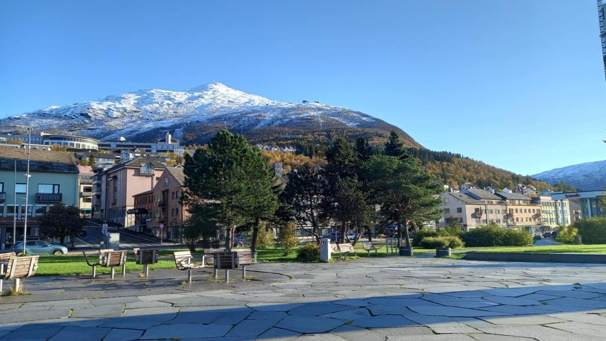 Koselig Og Moderne Leilighet, Meget Sentralt I Narvik Med Gratis Parkering! 외부 사진